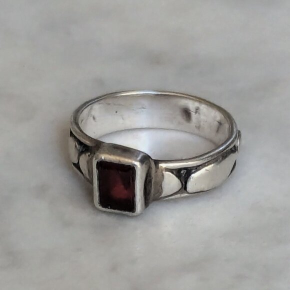 Vintage Sterling Silver Garnet Ring Raised 3D Multidimensional Band Boho Artisan - Picture 2 of 9